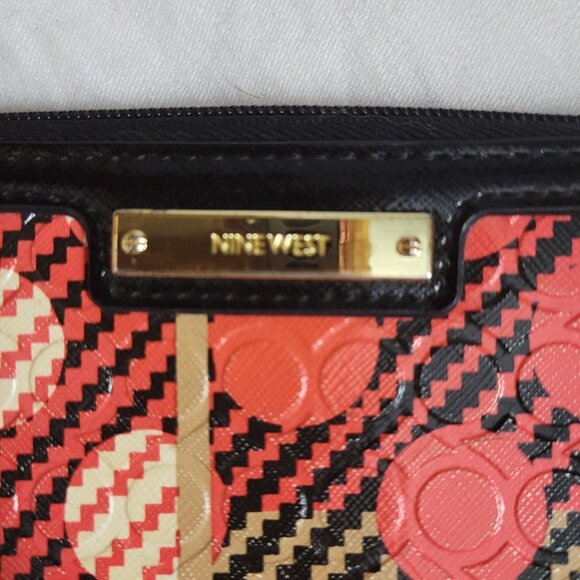 Nine West Wallet Clutch Zipper embossed 3/4 zip organizer retro geometric - Picture 2 of 5